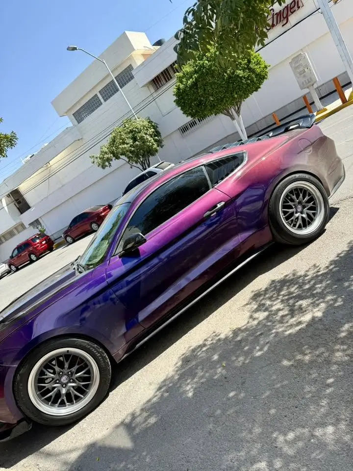 Trabajo automotriz de Los Morales, serie 3
