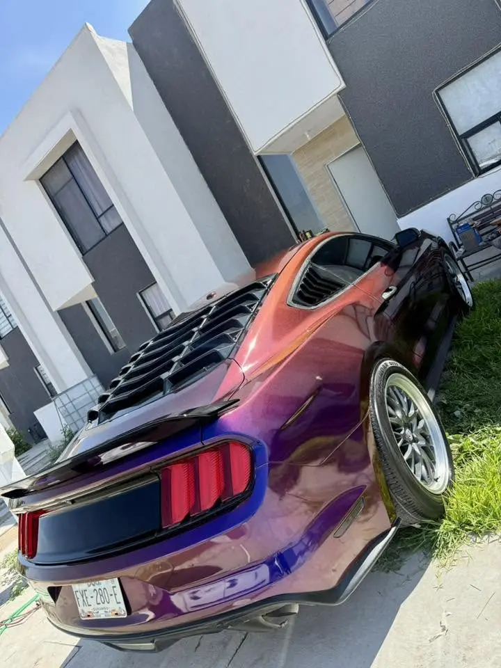 Trabajo automotriz de Los Morales, serie 3