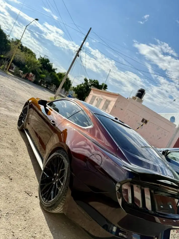 Trabajo automotriz de Los Morales, serie 3