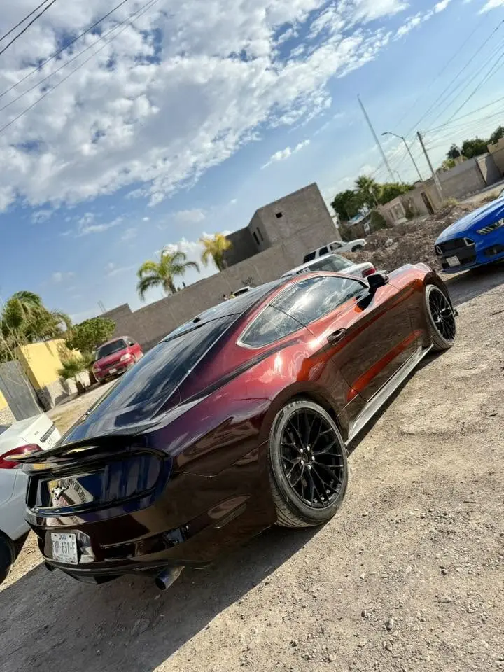 Trabajo automotriz de Los Morales, serie 3