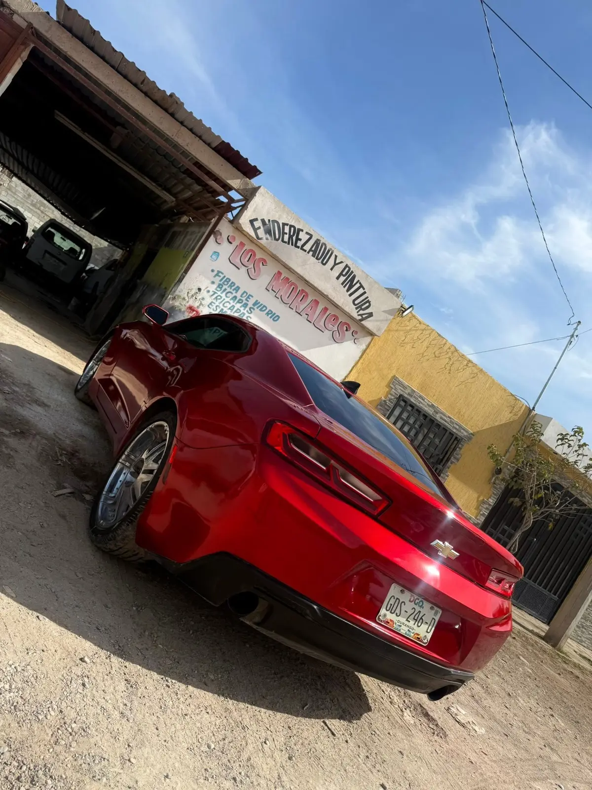 Trabajo automotriz de Los Morales, serie 4