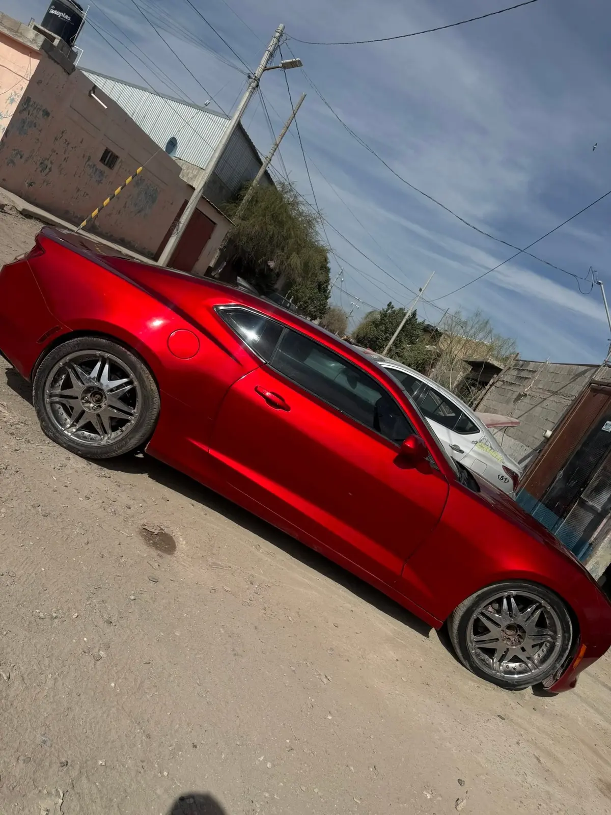 Trabajo automotriz de Los Morales, serie 4