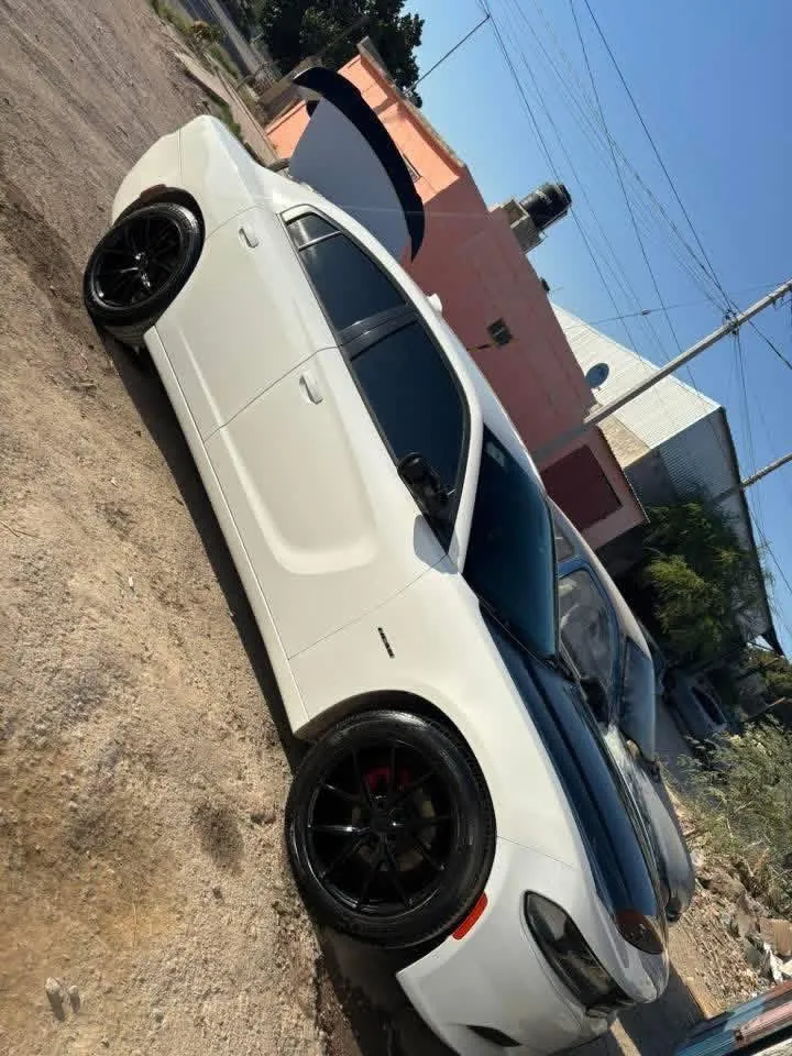 Restauración de pintura y pulido automotriz en Gómez Palacio - Los Morales