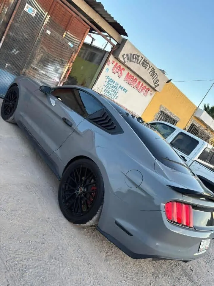 Servicio integral de hojalatería y pintura automotriz - Los Morales Hojalatería y Pintura